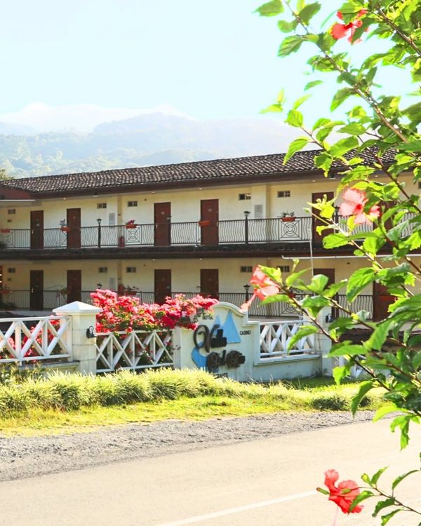 Valle del Río Hotel